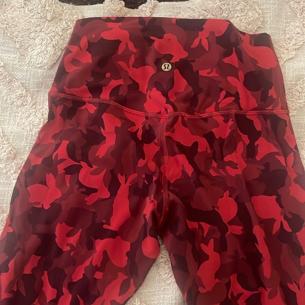 Lululemon lunar New Year align excellent. Like new size 6